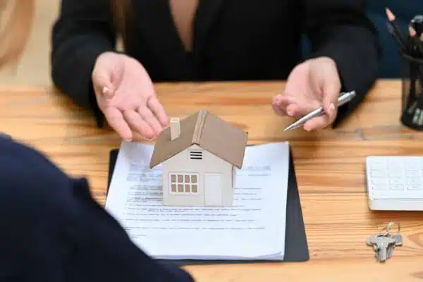 Pourquoi engager une agence immobilière ?